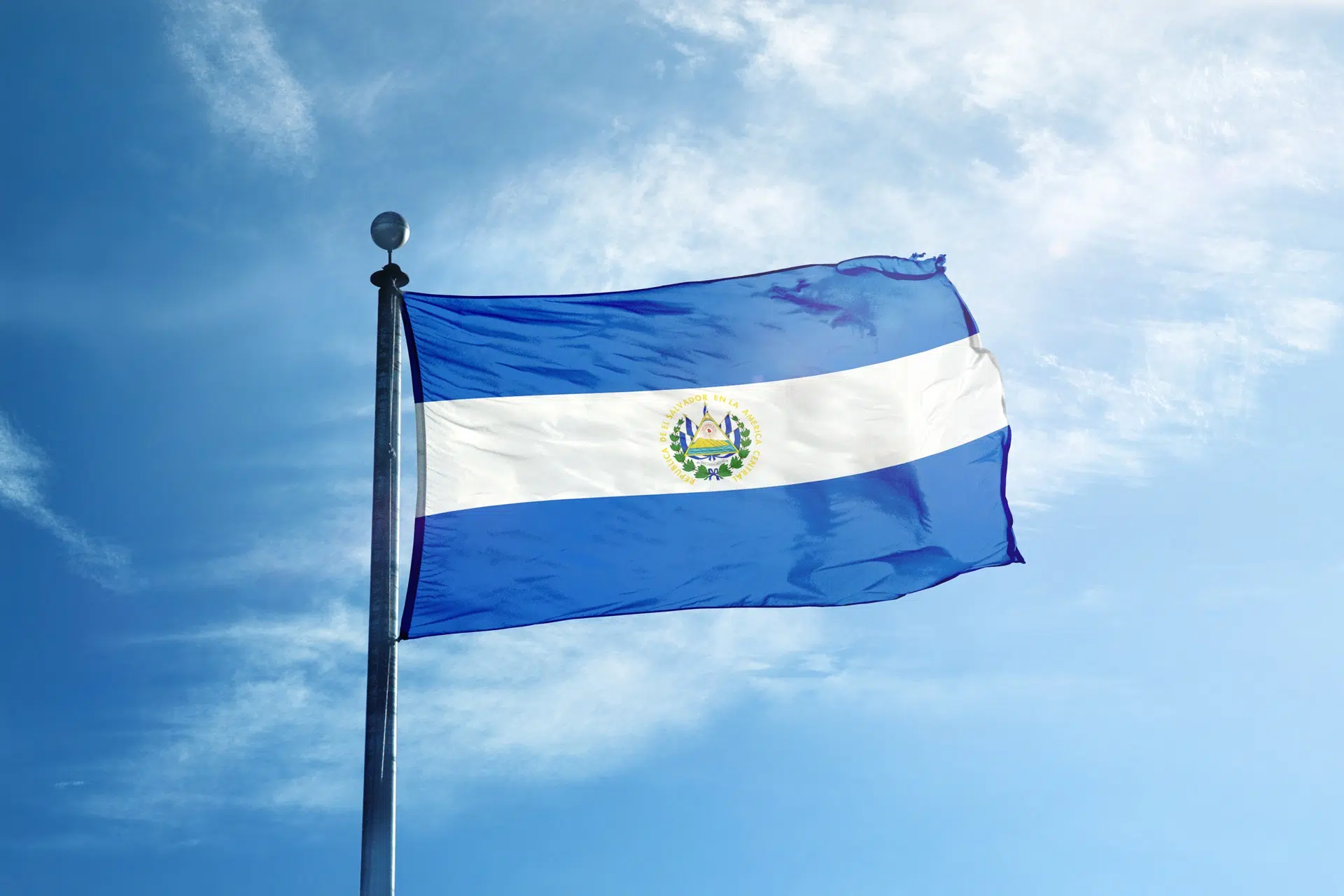 TO THE INTERNATIONAL COMMUNITY: DON’T LEAVE US ALONE! — A LA COMUNIDAD INTERNACIONAL: ¡NO NOS DEJEN SOLOS!