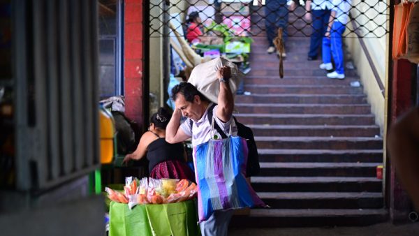 Cost of Living Increased More in the Last Five Years than in the Previous Two Combined — Costo de la vida creció más en el último quinquenio que en los dos anteriores juntos
