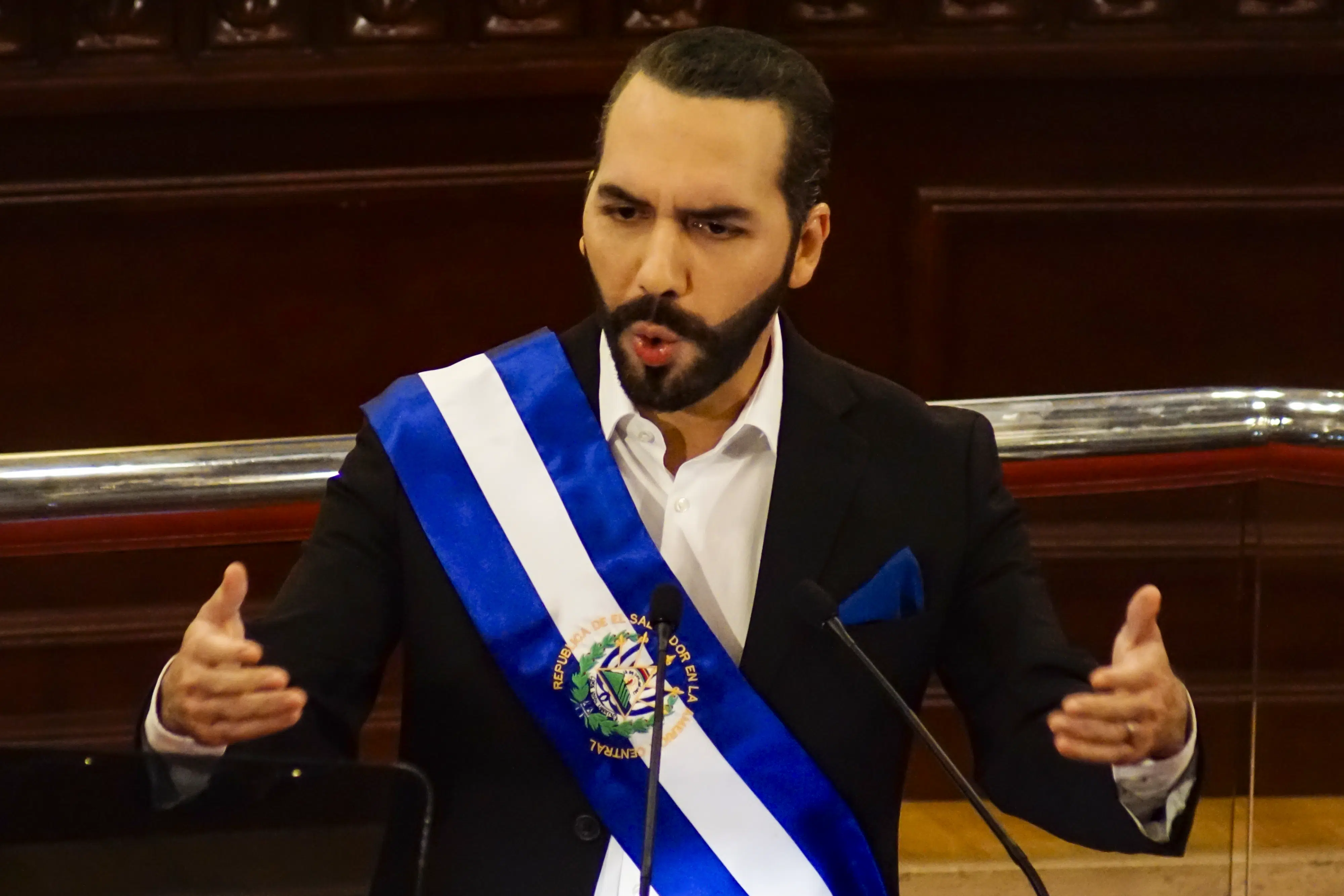 Bukele Breaks Promise, Requests New $60 Million Debt — Bukele rompe su promesa y solicita deuda por $60 millones