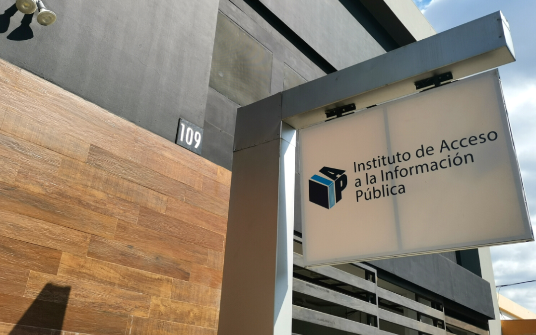 Government Denies Public Information on State Communicators — Niegan información pública sobre comunicadores gubernamentales