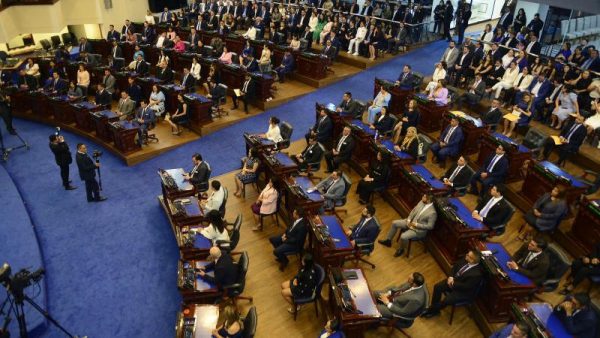 New Legislature Approves Extension to State of Exception —  Nueva legislatura aprueba prórroga al régimen de excepción