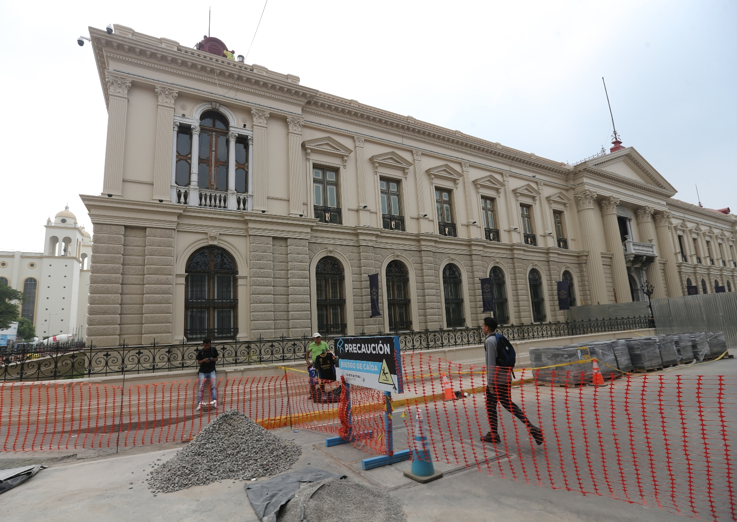 Law Prohibited Irreversible Modifications to the National Palace — Ley prohibía modificaciones irreversibles en Palacio Nacional