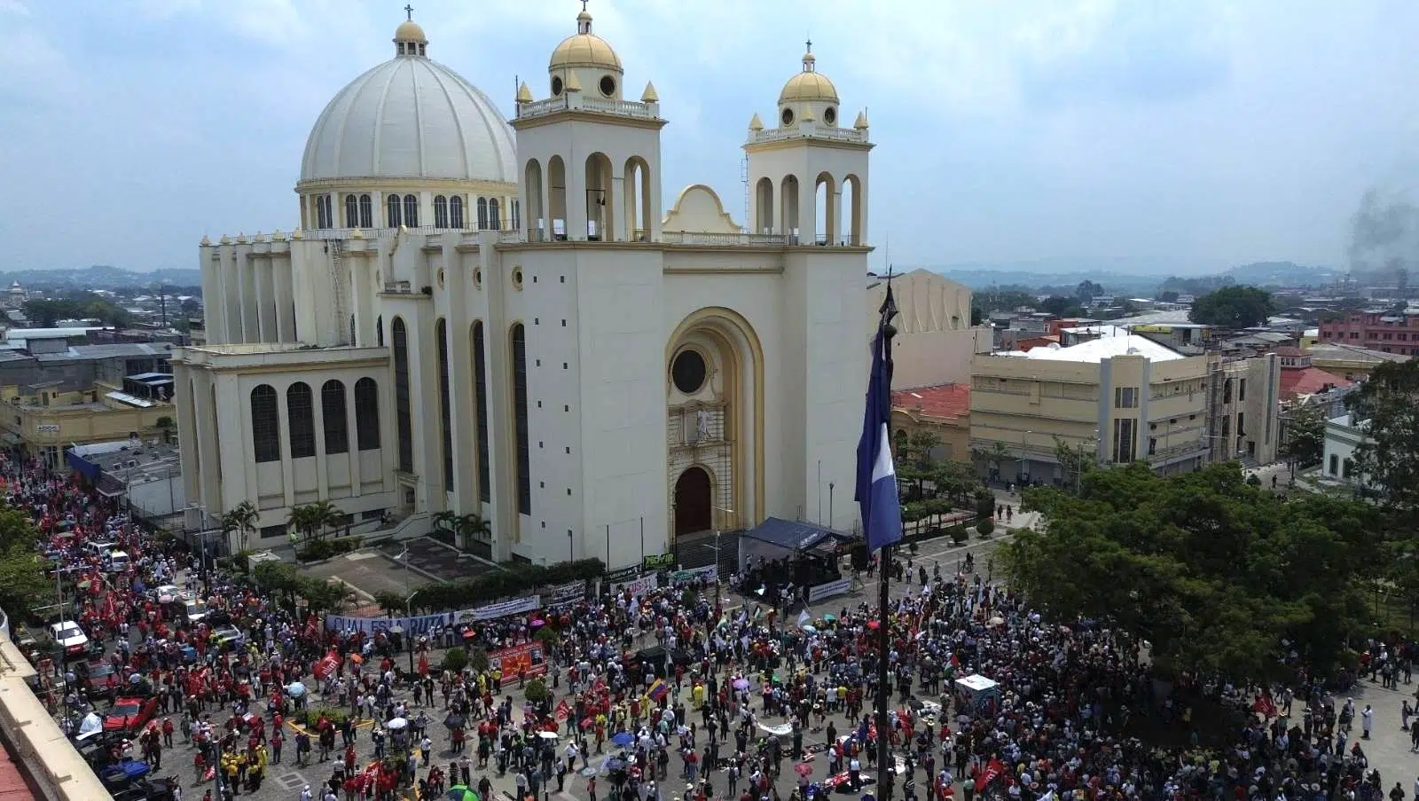 Organizations and Relatives of Regime Victims March on Labor Day — Organizaciones y familiares de víctimas del régimen marchan en Día del Trabajo