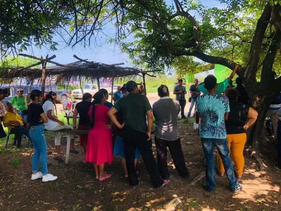 Inhabitants from Icacal denounce alleged usurpation of land: “The fear is that at any moment fraudulent deeds will be granted”— Habitantes del Icacal denuncian presunta usurpación de terrenos: “El miedo es que de un momento a otro se otorguen escrituras fraudulentas”