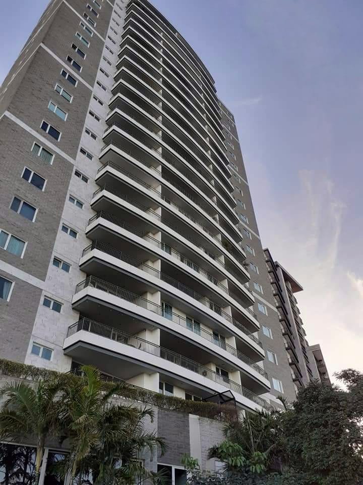 Salvadorans abroad driving up housing prices, says economist — Salvadoreños en el exterior estarían empujando al alza el precio de la vivienda, dice economista