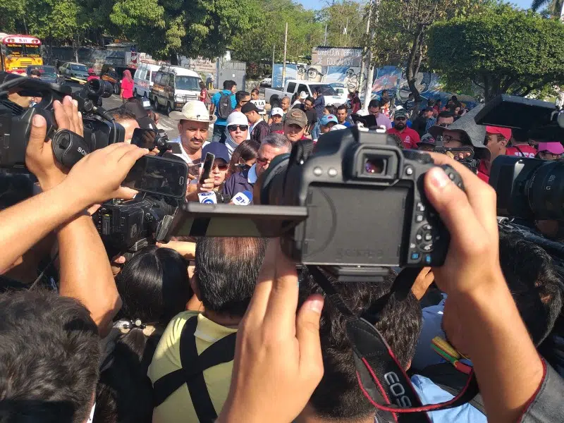 European Union recognizes an “intimidation climate” in El Salvador against defenders and journalists — Unión Europea reconoce un “clima de intimidación” en El Salvador hacia defensores y periodistas