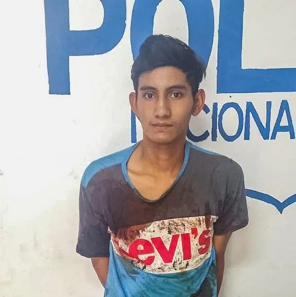 Police arrest young man and arbitrarily accuse him on social media of injuring a relative with a bladed weapon — Policía captura a joven y lo acusa arbitrariamente en redes sociales de lesionar con arma blanca a un pariente