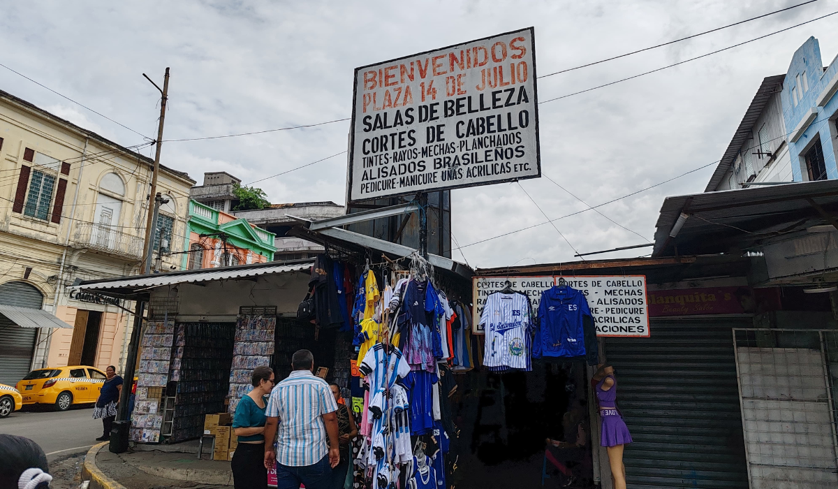 Air Conditioning and Glass Doors Demanded for Beauty Salons to Operate in Historic Center — Exigen aire acondicionado y puertas de vidrio para que funcionen salones de belleza en Centro Histórico