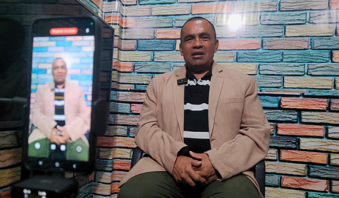 “I didn’t think they would go to such extremes”: Memories from cell 48 of Víctor Barahona, the first journalist imprisoned under the state of exception — “No creí que llegaran a tales extremos”: memorias de la celda 48 de Víctor Barahona, el primer periodista encarcelado en el régimen de excepción