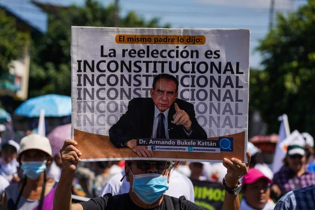 Democratic Backslide in Less Than Five Years — Retroceso democrático en menos de cinco años