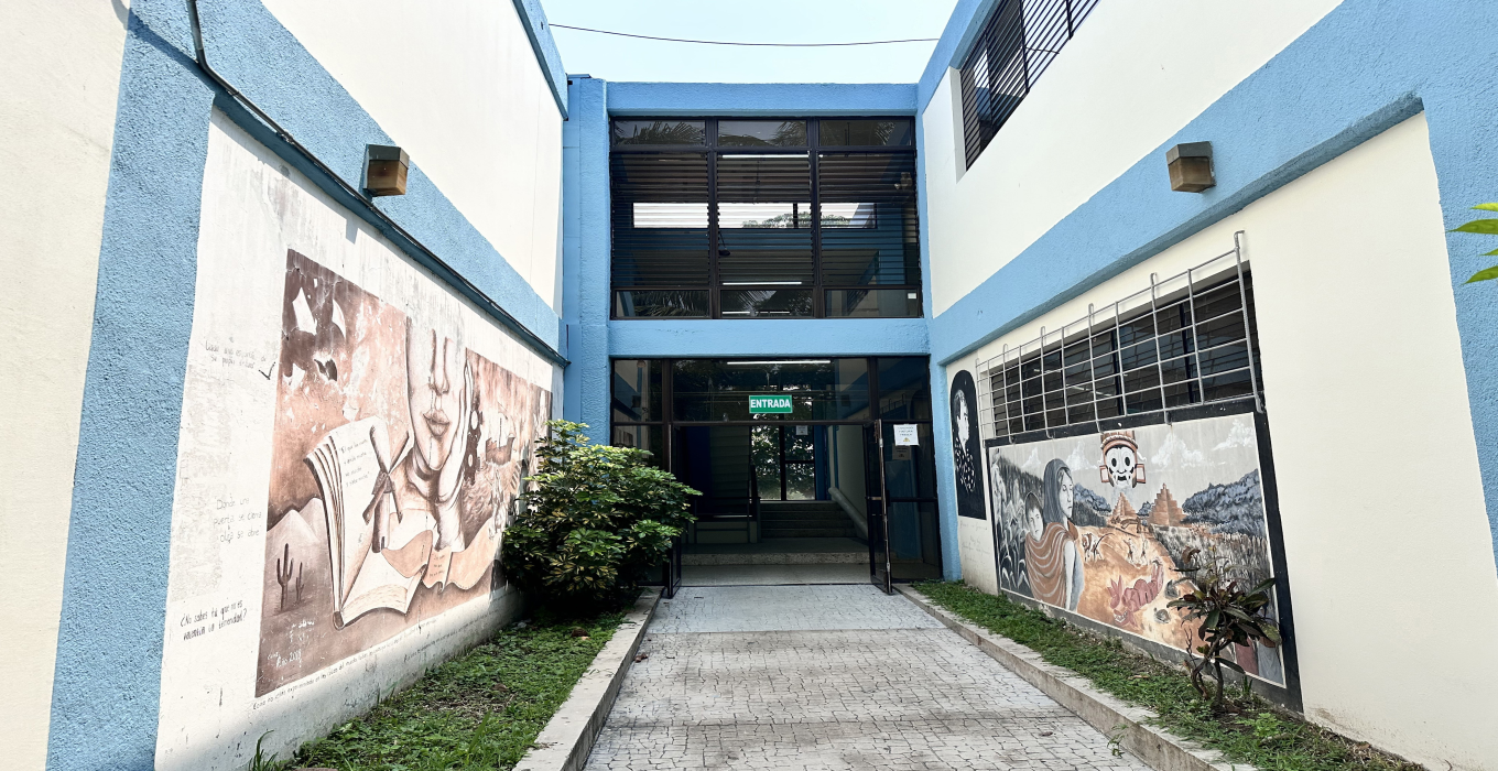 A year after the Central American Games, UES still waiting for its buildings — A un año de los Juegos Centroamericanos, la UES sigue esperando sus edificios