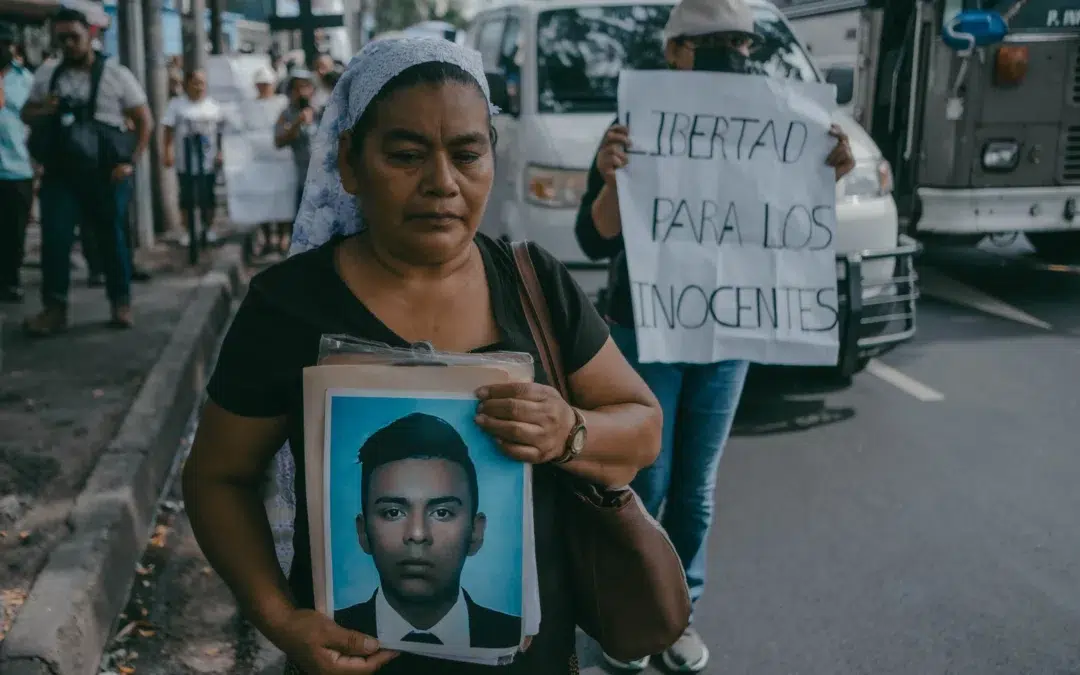 “Your Child Does Not Exist Here” — “Su hijo no existe aquí”