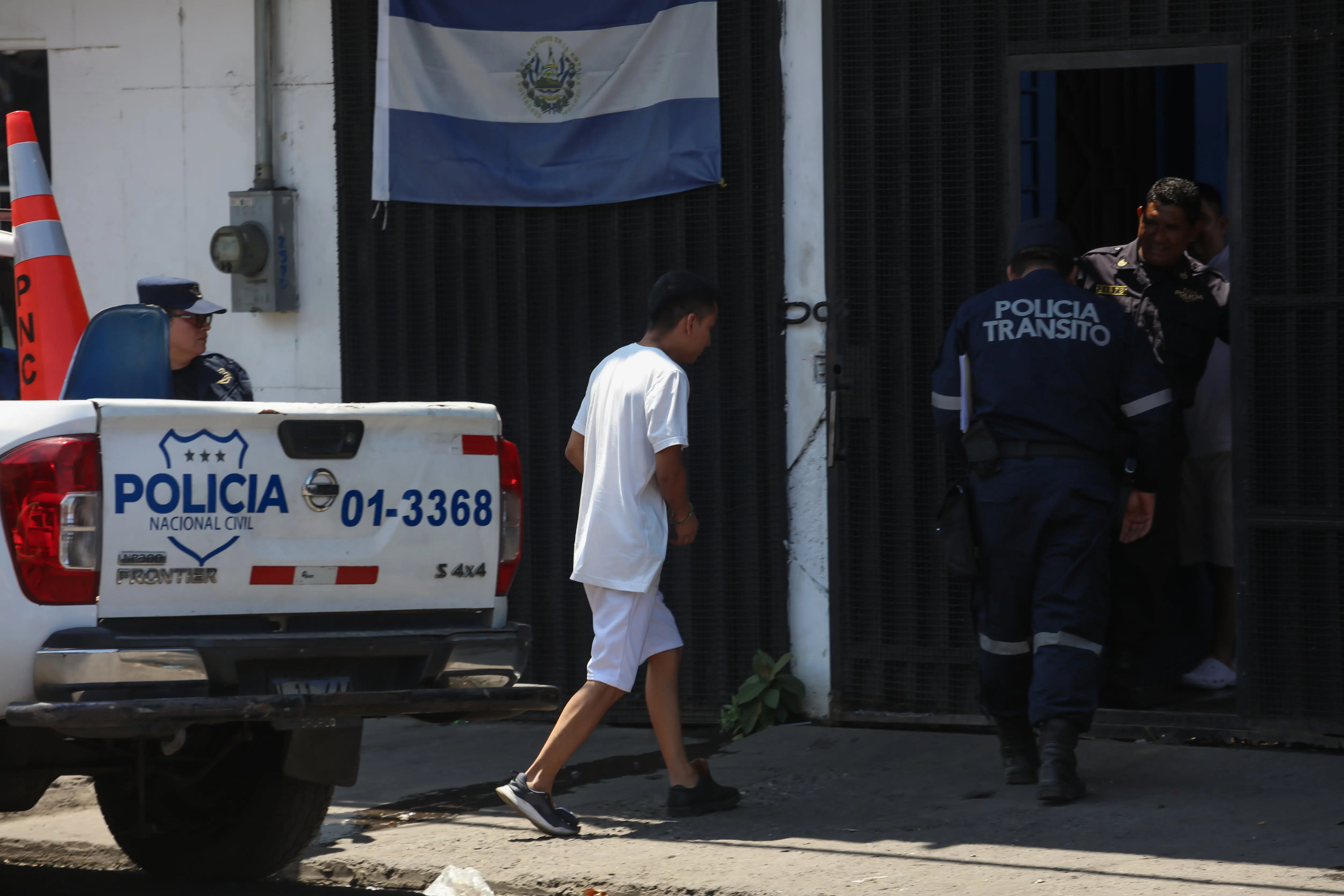 Over 3,000 Minors Detained and Subjected to Human Rights Violations During Bukele’s State of Exception — Más de 3.000 menores detenidos y sometidos a violaciones de derechos humanos durante el estado de excepción de Bukele
