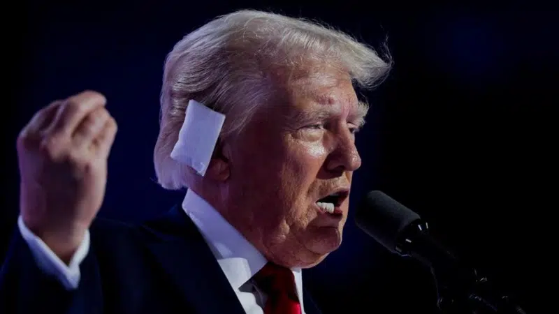 Trump Accuses El Salvador of Sending Killers to the United States — Donald Trump acusa a El Salvador de enviar asesinos a Estados Unidos