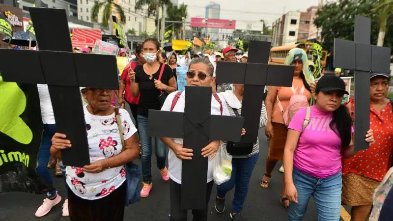 Torture Allegations in Regime Could Reach International Criminal Court — Denuncias de torturas en régimen podrán llegar a Corte Penal Internacional