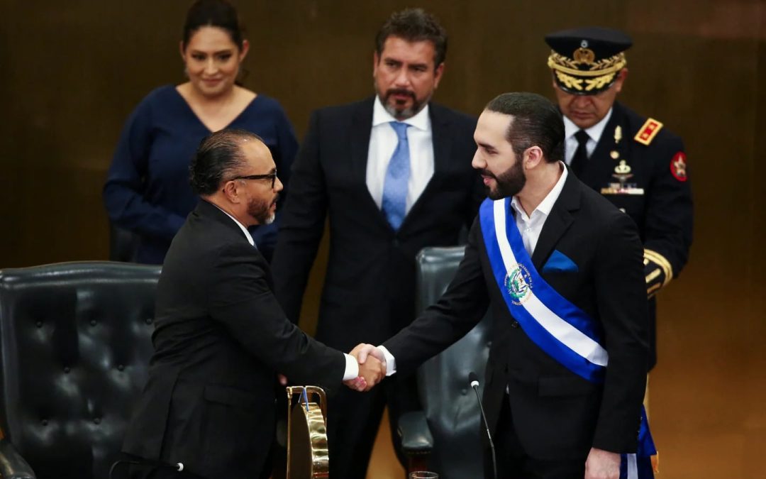 Bukele Lawmakers Hired Dozens of Relatives, Models, and Cameramen as Congress Advisors — Revelan que los diputados de Nayib Bukele contrataron decenas de familiares, modelos y camarógrafos como asesores del Congreso