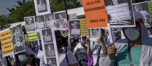 El Salvador Unaware of Its Missing Persons — El Salvador no sabe cuántas son sus personas desaparecidas