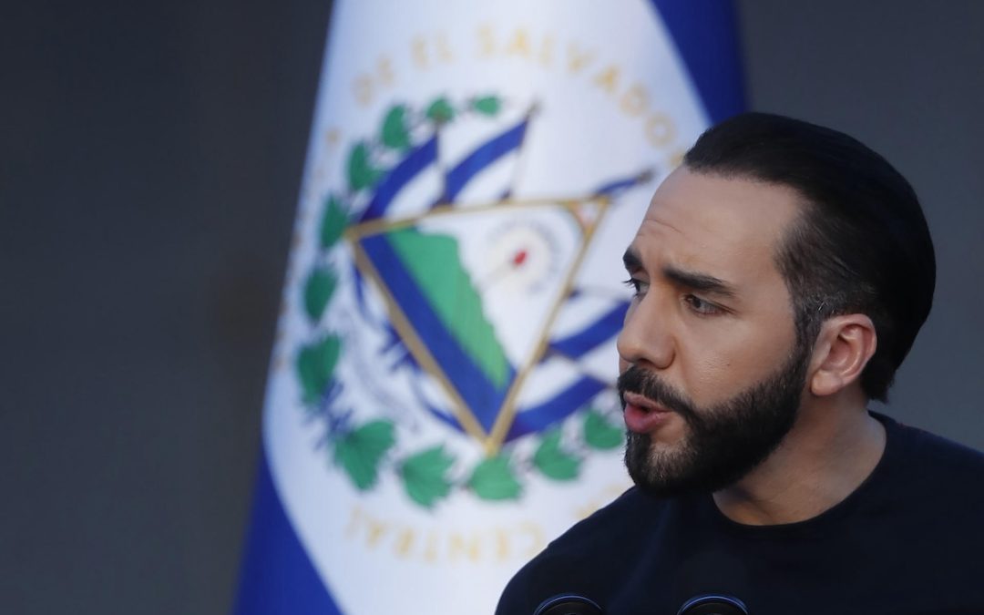 Bukele’s Approval Rating Drops to 7.73, Survey Says — Bukele baja en calificación a 7.73, dice encuesta