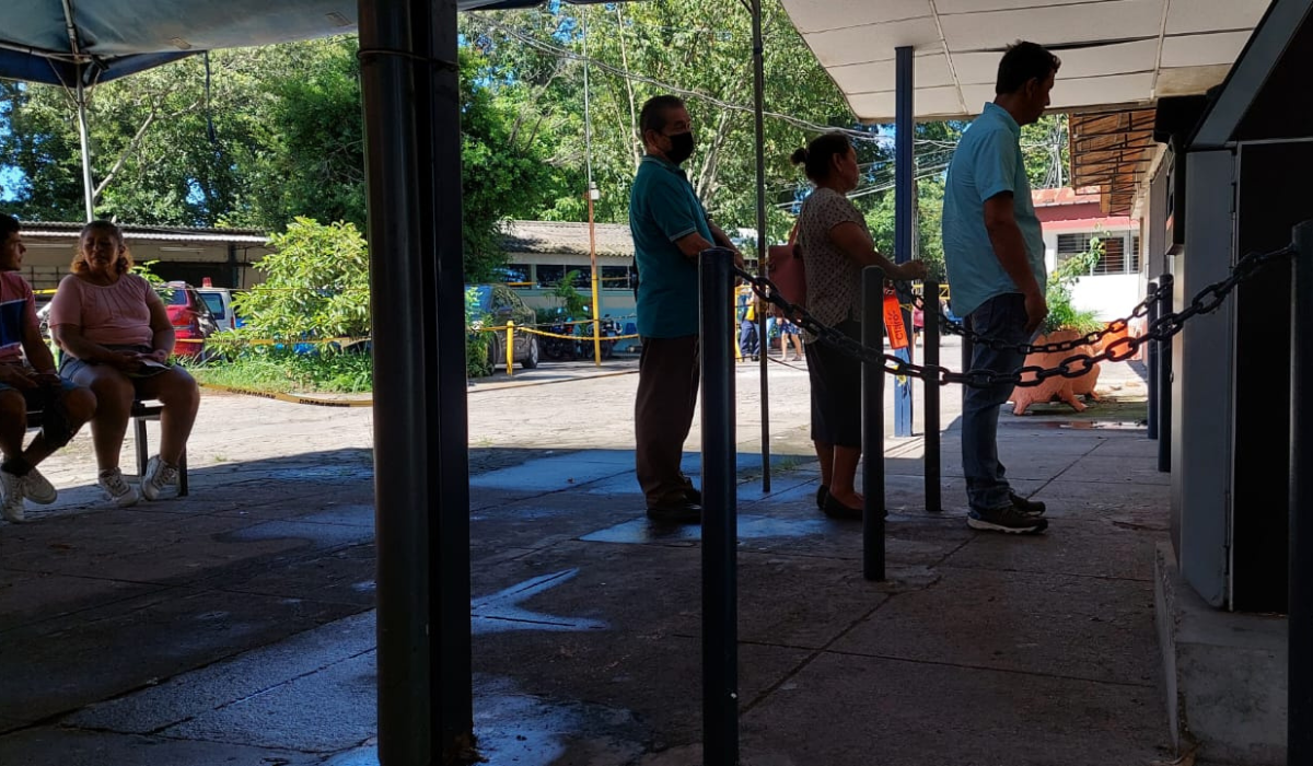 Psychiatric Hospital Patient Without Medication for 4 Months Due to Shortage — Paciente de hospital psiquiátrico sin medicación durante 4 meses debido a escasez
