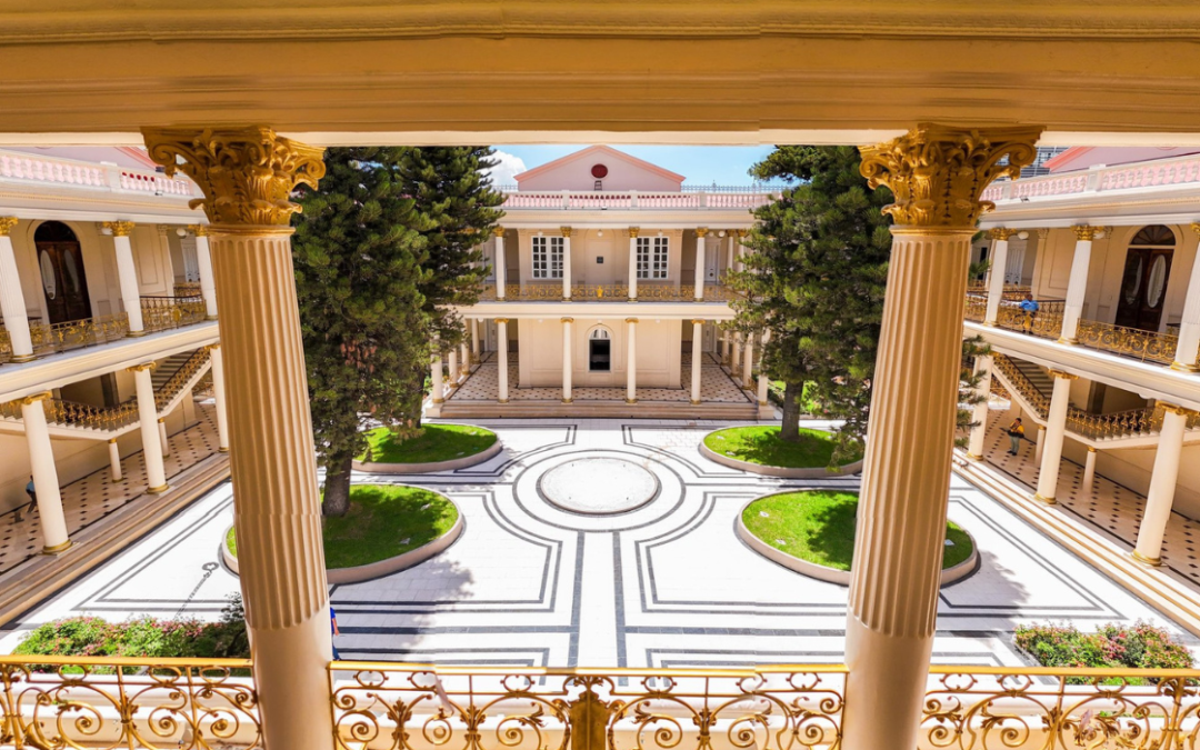 Historian Calls Advertising of National Palace Disrespectful for Highlighting “Darkest Pages of Authoritarian Past” — Historiador califica de falta de respeto publicidad del Palacio Nacional por desempolvar “ las páginas más negras del pasado autoritario”