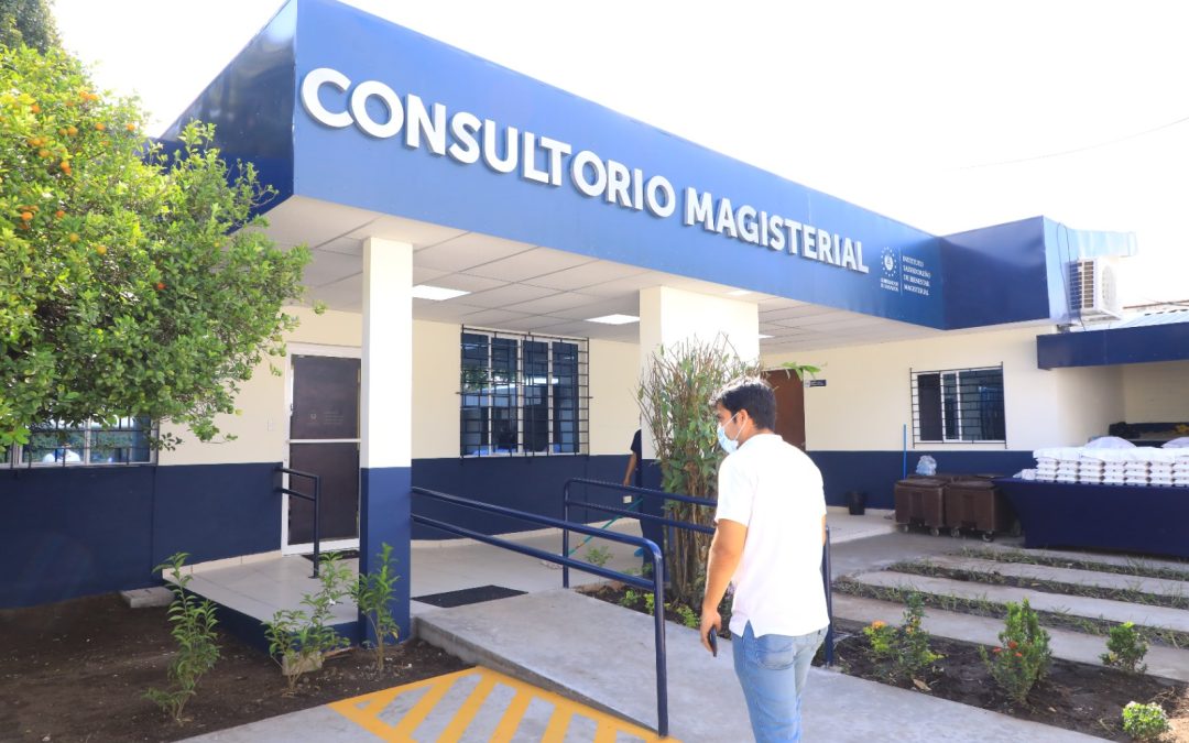 Teachers Denounce Year-Long Medicine Shortage at Salvadoran Teachers’ Welfare Institute — Docentes denuncian un año de escasez de medicamentos en Bienestar Magisterial