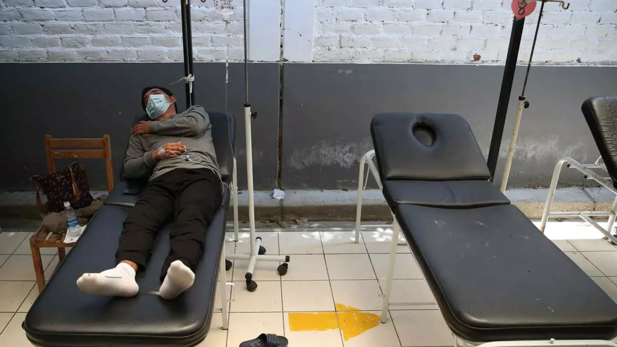 Doctors: Signs of Dengue Epidemic Emerge in El Salvador — Médicos: hay indicios de una epidemia de dengue en El Salvador