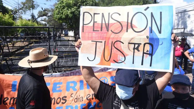 Government Took Another $104 Million from Workers’ Savings Fund — Gobierno tomó otros $104 millones del fondo de ahorro de los trabajadores
