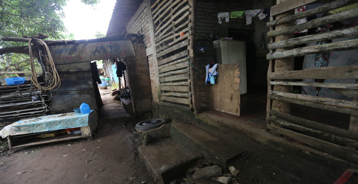 Monetary Poverty in 32 of 44 Municipalities — Pobreza monetaria en 32 de 44 municipios