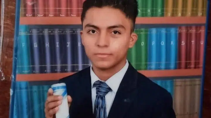 “Please Give Me Back My Son; I Need Him Alive and I Don’t Know How He Is” — “Pido que me den a mi hijo; lo necesito vivo y no sé cómo está”