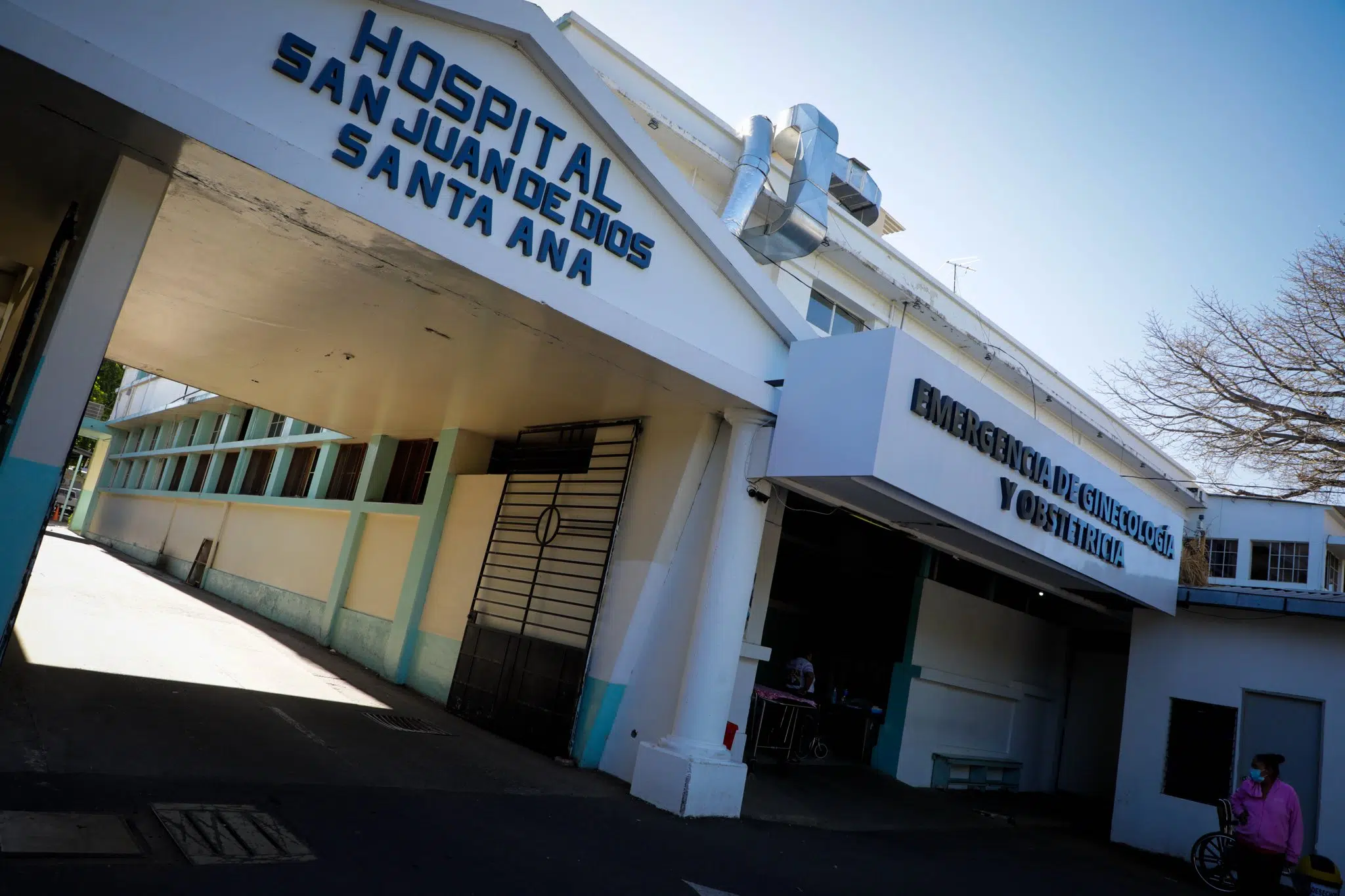 Ministry of Health Admits Shortage of Specialist Doctors — MINSAL admite que no tiene suficientes médicos especialistas