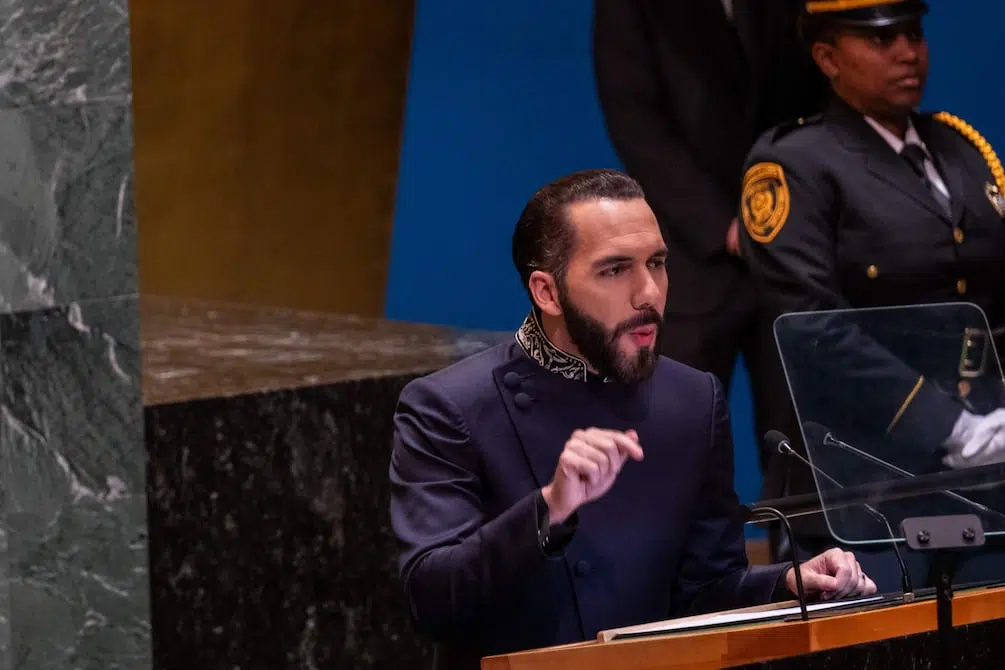 The Dark Side of Nayib Bukele, the World’s Most Popular Leader: Corruption in His Family and Party in El Salvador? — El lado oscuro de Nayib Bukele, el mandatario más popular del mundo: ¿corrupción en su familia y su partido en El Salvador?