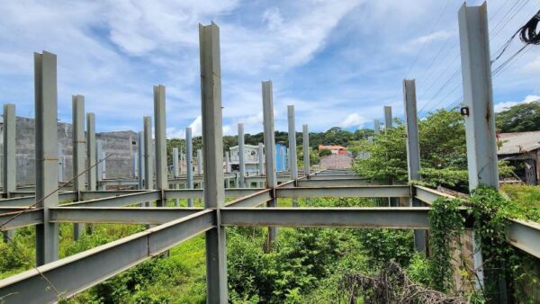 Corinto Market Construction Abandoned — En abandono el proyecto del mercado en Corinto