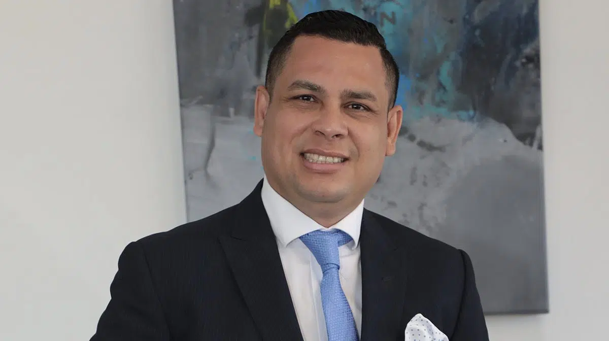 NI Lawmaker Faces Fraud Allegation by Deputy — Diputado de NI tiene una denuncia en Fiscalía por estafar a su suplente