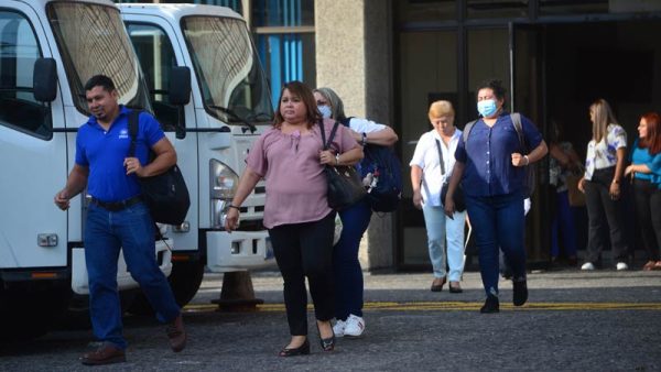 More State Layoffs Aim to Clean Up Public Finances — Más despidos en el Estado irían encaminados a sanear las finanzas públicas