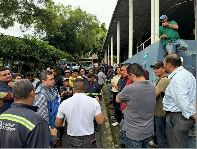 Work Stops for Cojutepeque Solid Waste — Paran labores en área de desechos sólidos