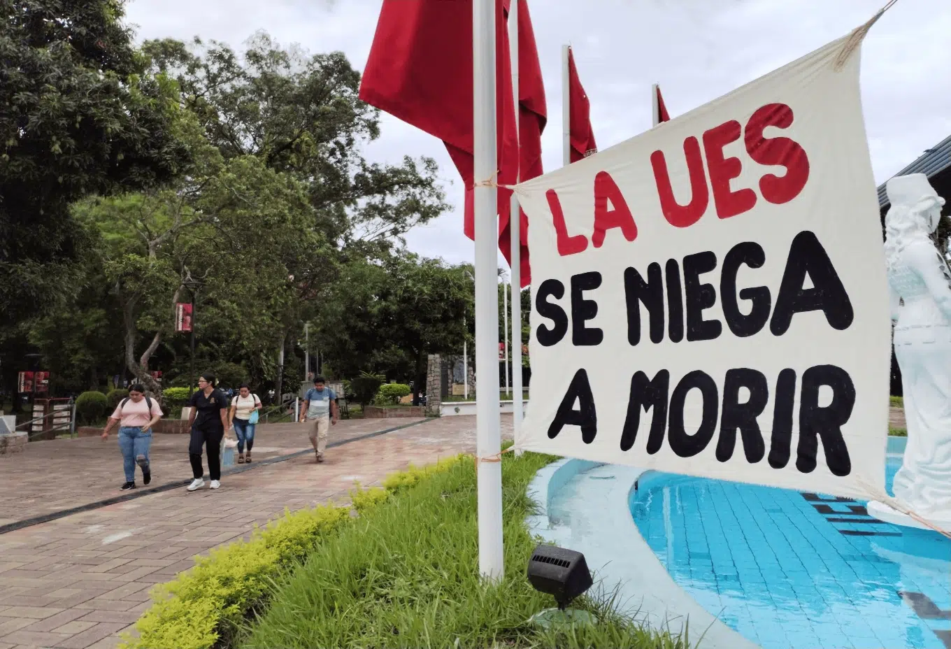 Government Freezes UES Budget for 2025, Requests Elimination of Vacant Positions — Gobierno congela presupuesto de la UES para 2025 y le pide suprimir plazas vacantes