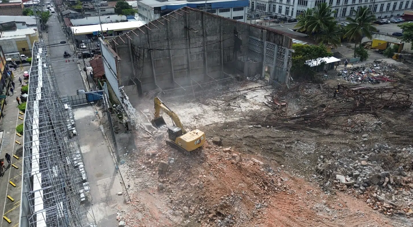 Demolitions in the Historic Center Accelerate Displacement of Local Population, Experts Say — Demoliciones en Centro Histórico aceleran desplazamiento de población local, según expertos