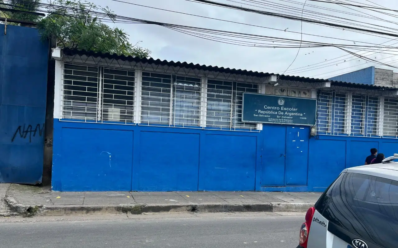 Appeal to Halt Historic Center School Demolition Unsuccessful — Piden sin éxito frenar demolición de escuela del Centro Histórico