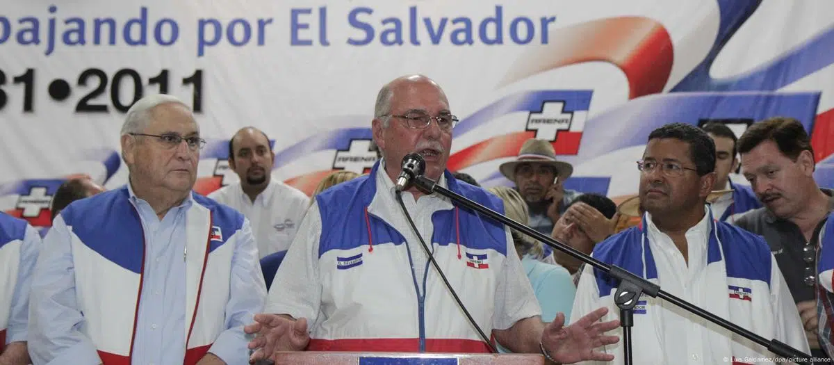 El Salvador: Arrest Warrant for Alfredo Cristiani Requested Again — El Salvador: vuelven a pedir la captura de Alfredo Cristiani