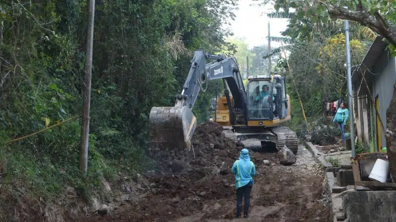 Three Construction Workers to be Charged with Public Disorder After Demanding Payment of Wages on DOM Project — Tres albañiles serían acusados de desórdenes públicos por reclamar pago de salario en proyecto de la DOM
