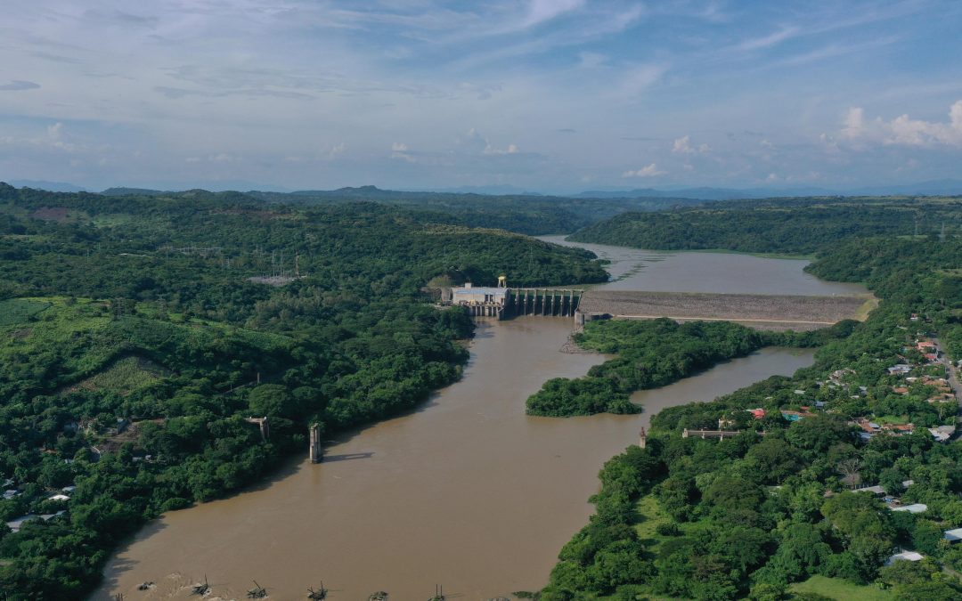 “Probably, much of the water that mining companies require will be extracted from tributaries that connect to the Lempa River”: Director of the UES School of Physics — “Probablemente mucha agua que requieran las mineras la extraerán de afluentes que conectan al Río Lempa”: director de la Escuela de Física de la UES