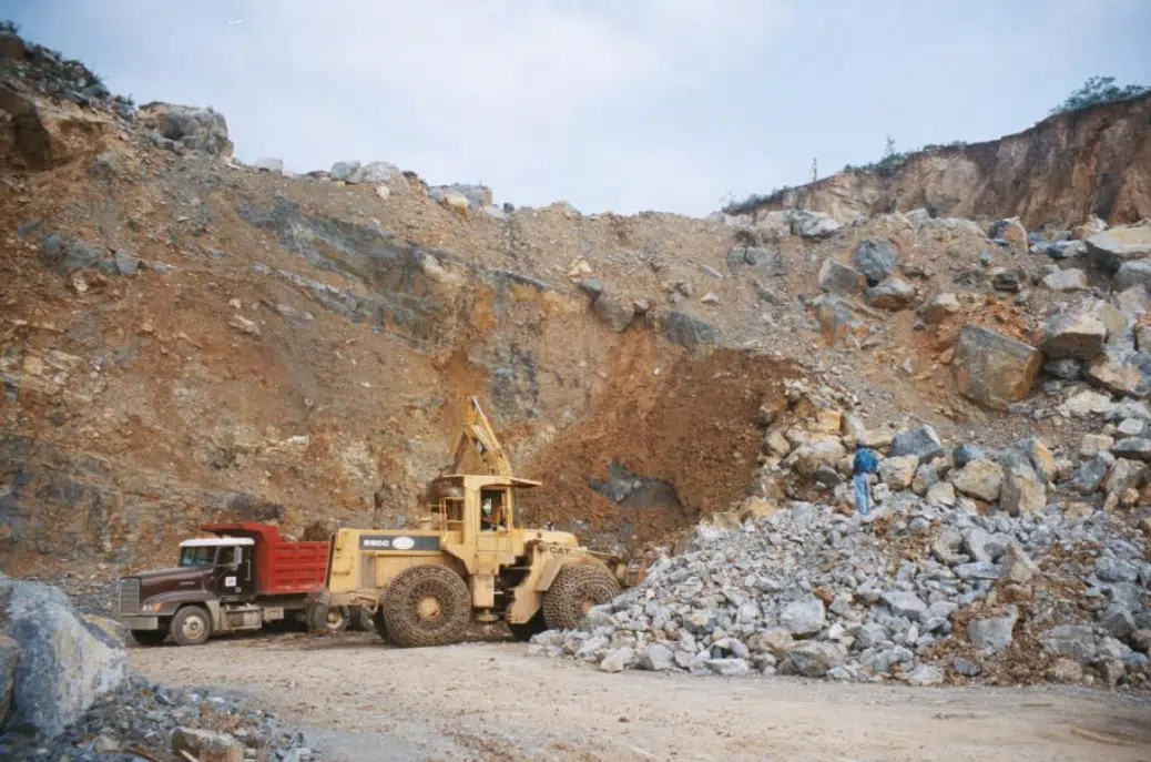 “Contrary to the Will of the People”: Catholic Church Regrets Decision to Permit Mining in El Salvador and Calls for Reconsideration — “Contraviene la voluntad del pueblo”: Iglesia Católica lamenta decisión de permitir minería en El Salvador y pide se reconsidere
