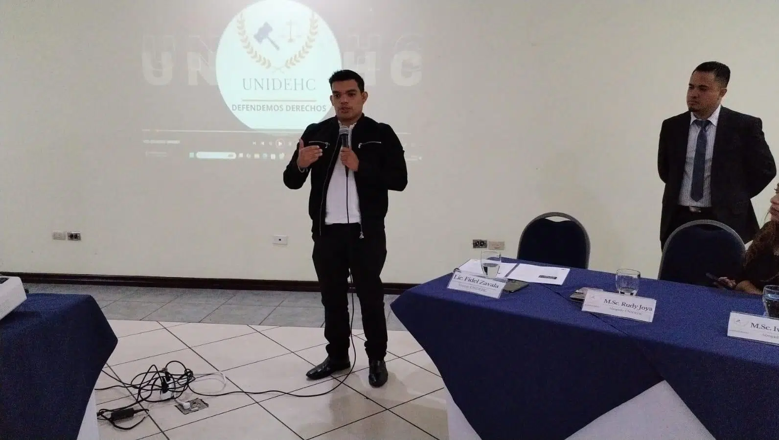 Police Harassment of Fidel Zavala Denounced Following Patrol Intimidation at Family Home — Denuncian persecución policial sobre Fidel Zavala, tras hostigamiento de una patrulla en vivienda de su familia