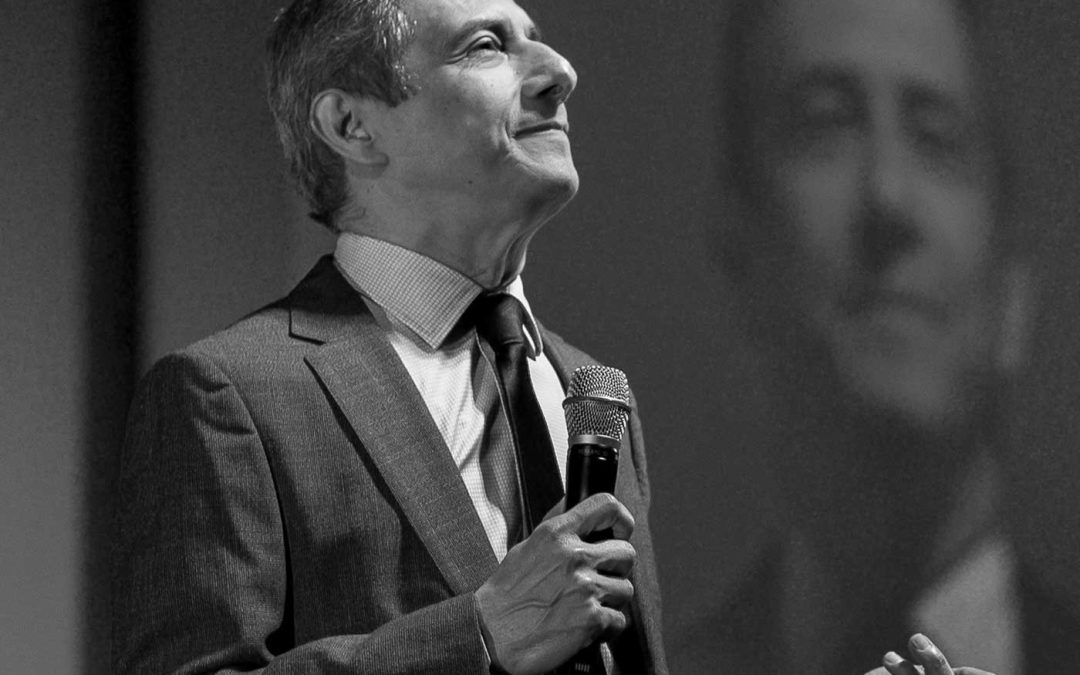 Dialogue or the Club — Diálogo o garrote