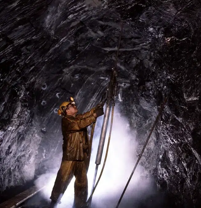 Metal Mining in El Salvador?: A Critical Analysis of Reserves, Methods, and Environmental Promises — ¿Minería Metálica en El Salvador?: Un Análisis Crítico de Reservas, Métodos y Promesas Ambientales