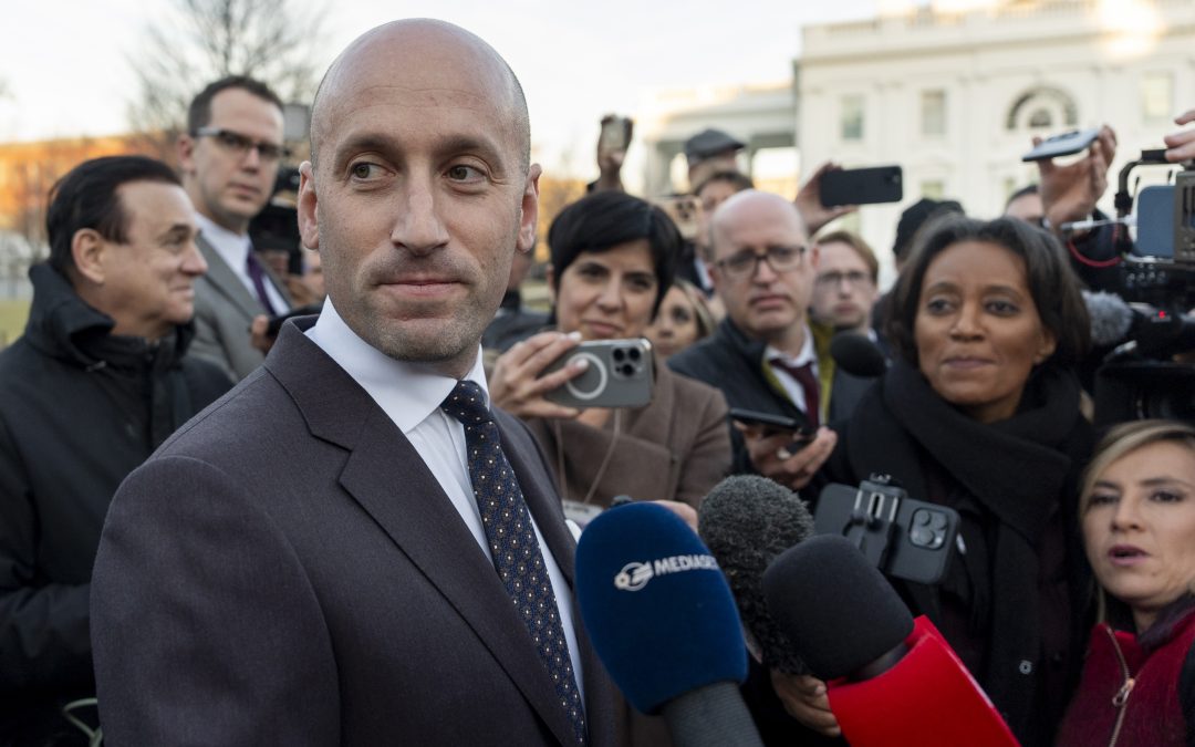 Trump Adviser: Bukele Offered “Tremendous levels of cooperation” on Migration — Asesor de Trump dice que Bukele ofreció “tremendos niveles de cooperación” en migración