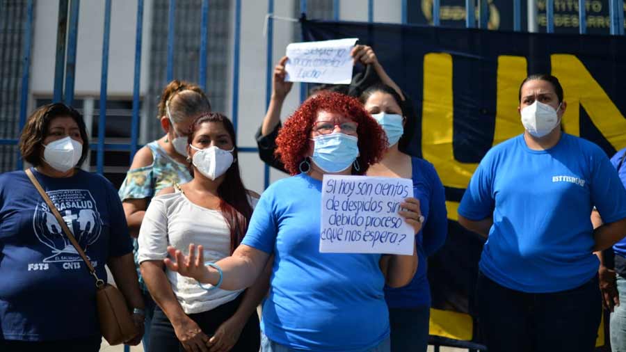 Union Leader Dismissed After 26 Years at ISDEMU — Líder sindical fue despedida después de laborar 26 años en el ISDEMU