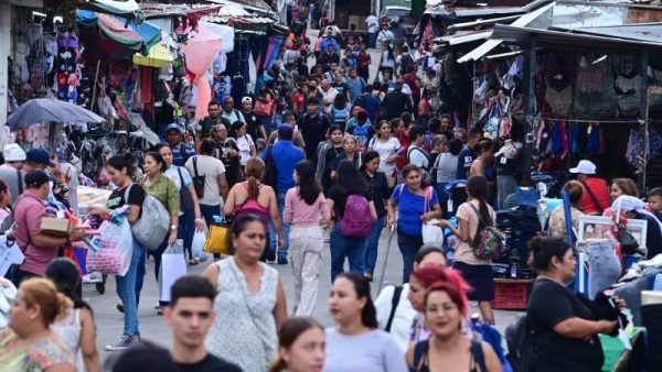 Government presents proposal to increase the minimum wage in El Salvador — Gobierno presenta propuesta para aumentar el salario mínimo en El Salvador