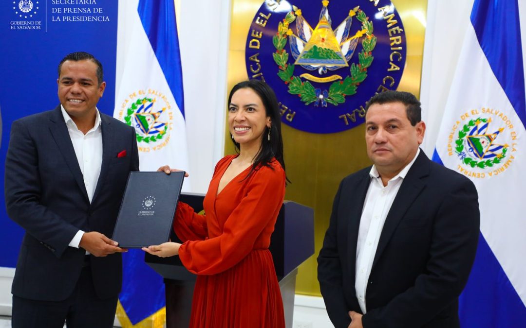 Pension Reform: Few Winners and Many Debts — Reforma de pensiones: Pocos ganadores y muchas deudas