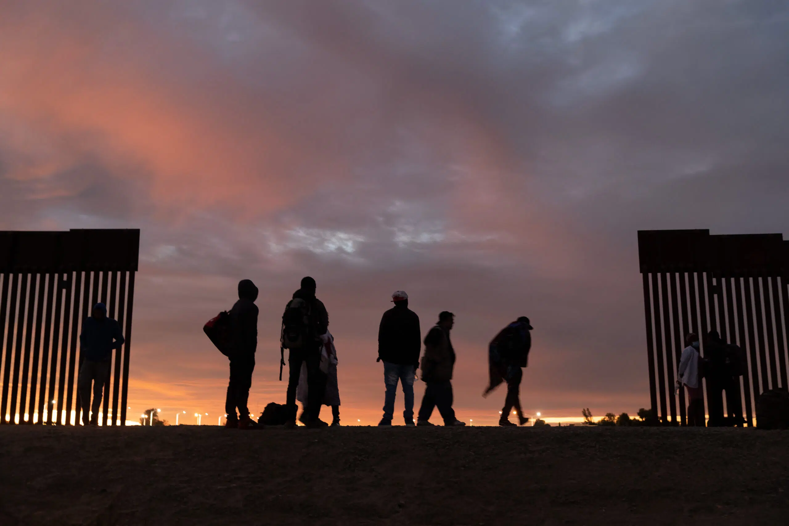Number of Salvadorans Who Emigrated Has Remained Steady Since 2017 — Cifra de salvadoreños que emigraron se ha mantenido desde 2017
